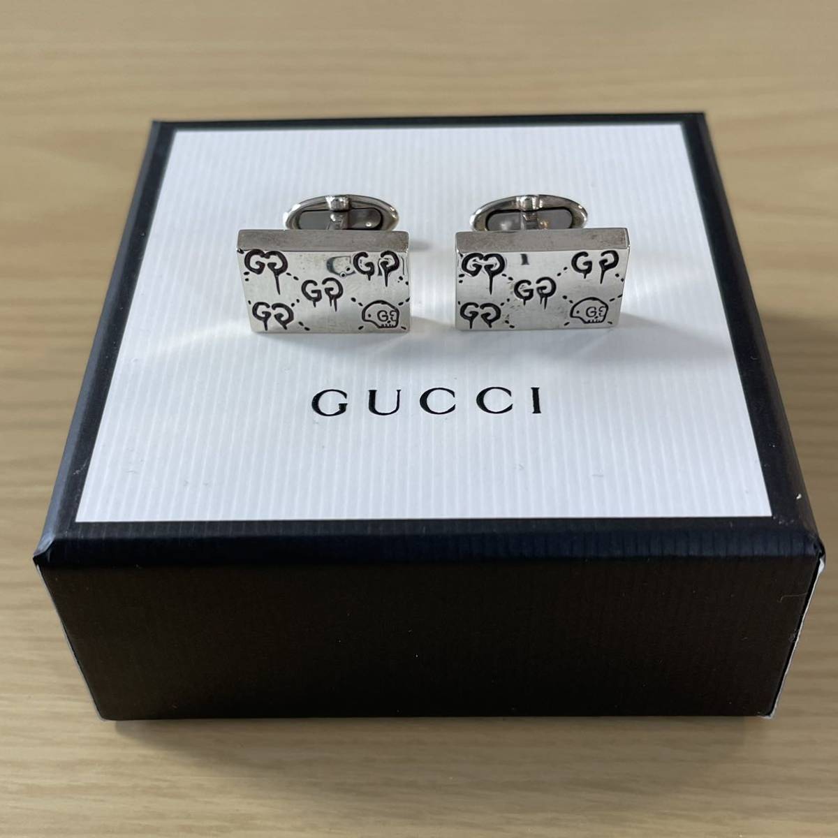 グッチ（GUCCI） スターリングシルバー925刻印入りGGゴーストカフス　カフリンクス　カフスボタン 新品　未使用　箱付き_画像1