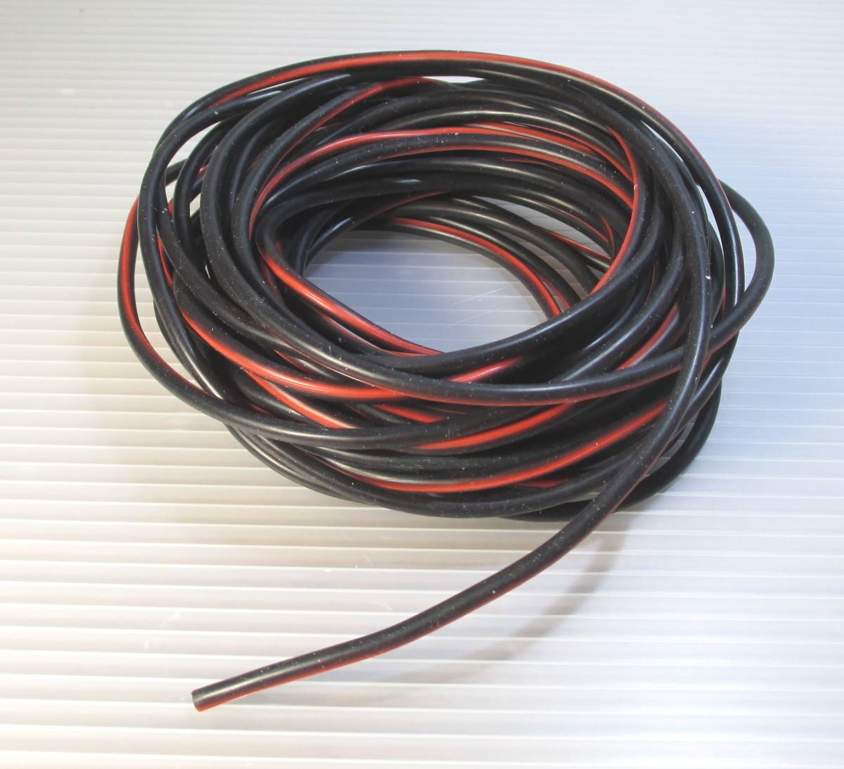 ☆RGK 高品質 14AWG(2sq) シリコンコード 1m～ ブラック(レッドライン有)☆電動、飛行機、ヘリコプター、ドリフト_画像1