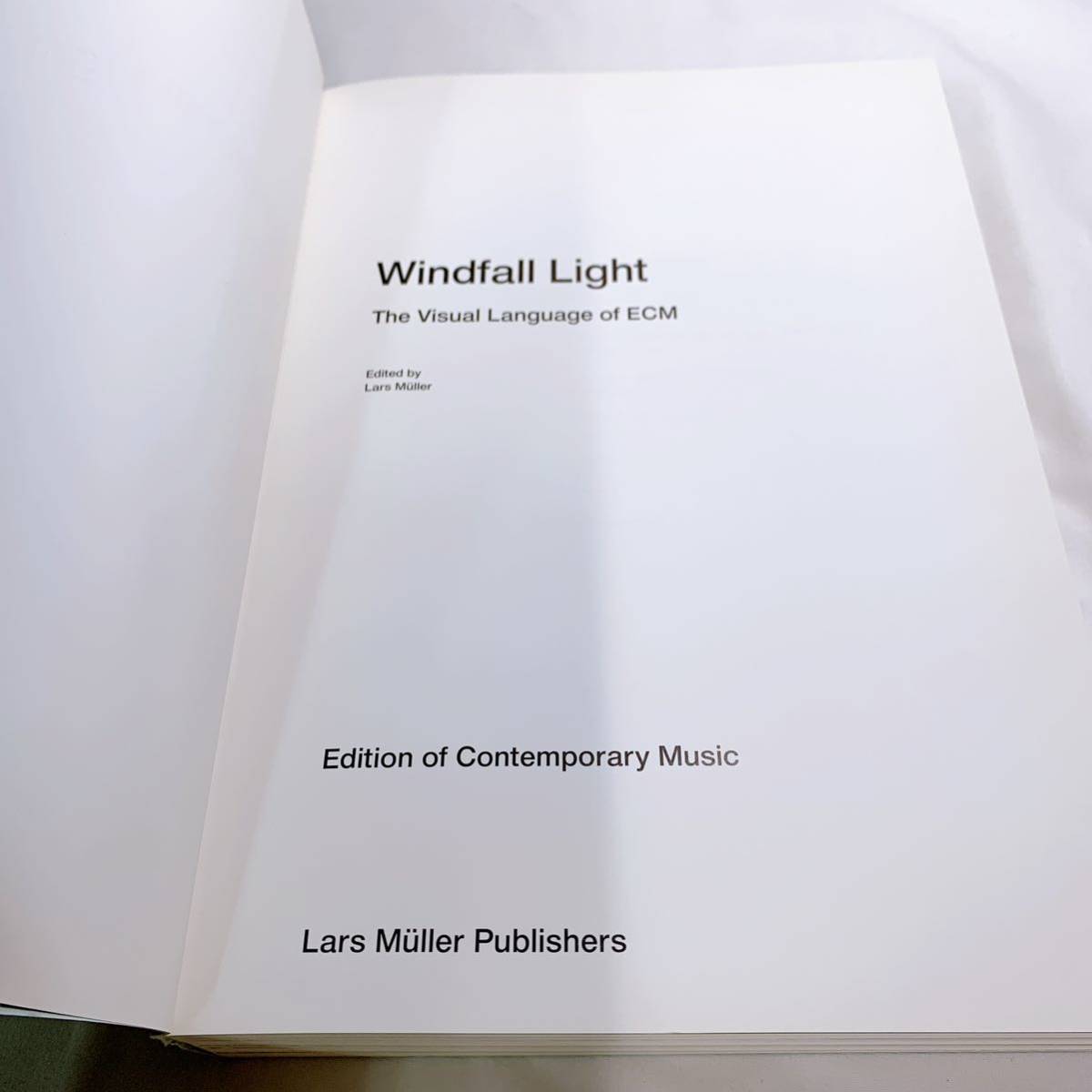 R2-K9/29 Windfall Light The Visual Language of ECM Lars Muller Publishers_画像5