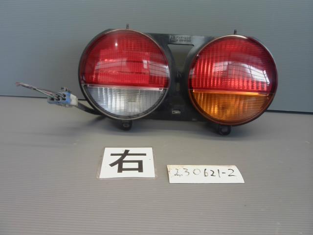 タウンボックス CBA-U61W 右 テール ランプ LX 8330A142 ※同梱不可 即決商品_画像1