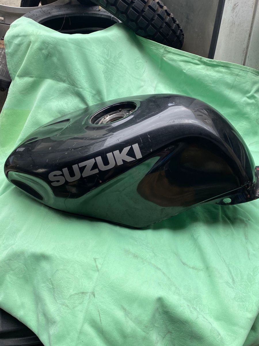 スズキSUZUKI RG ガンマ125 ウルフ125 ガソリンタンク-