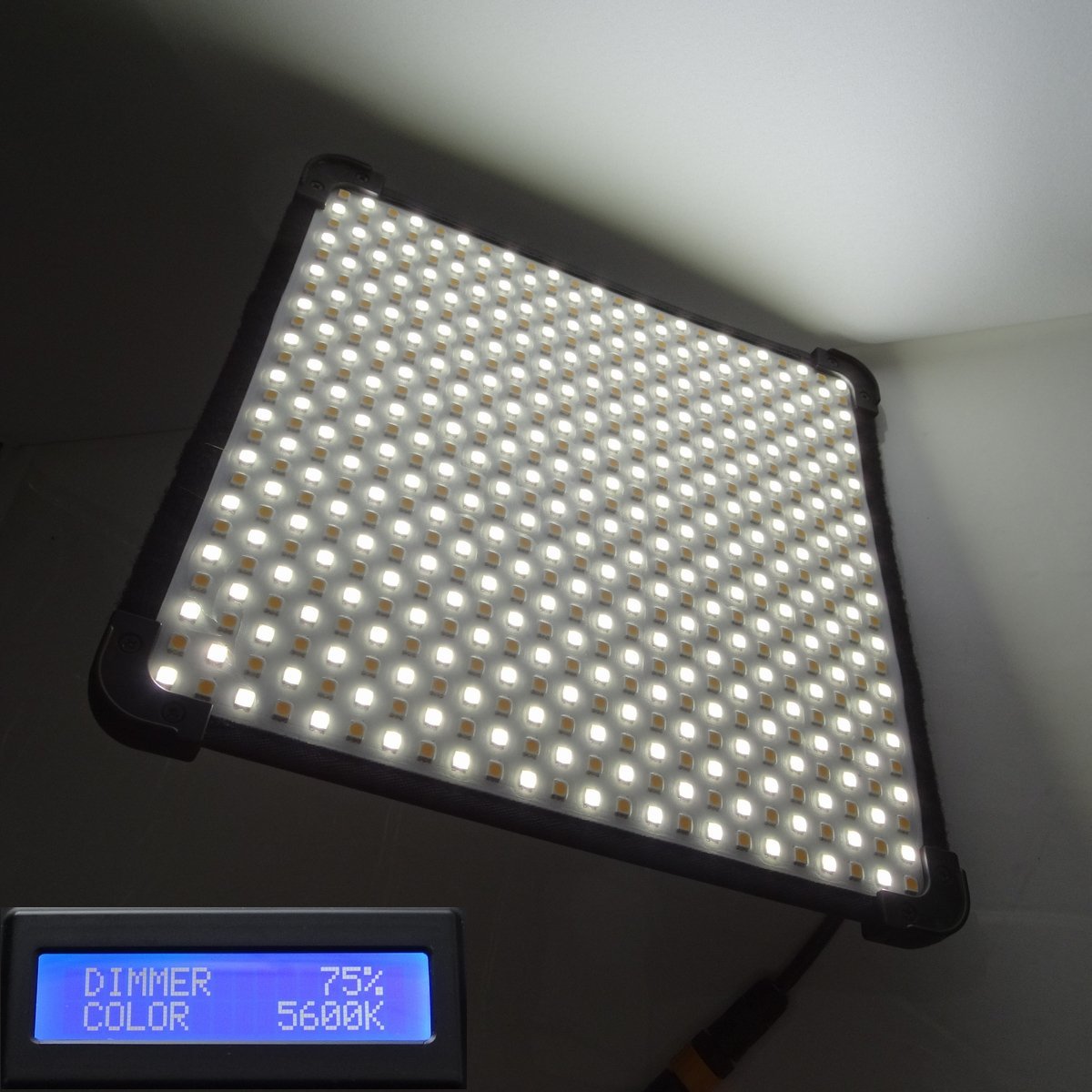 FOMEX гибкий LED свет FL-600(30*30cm/ цвет температура * яркость регулировка возможно )[ б/у / рабочий товар ]#386485