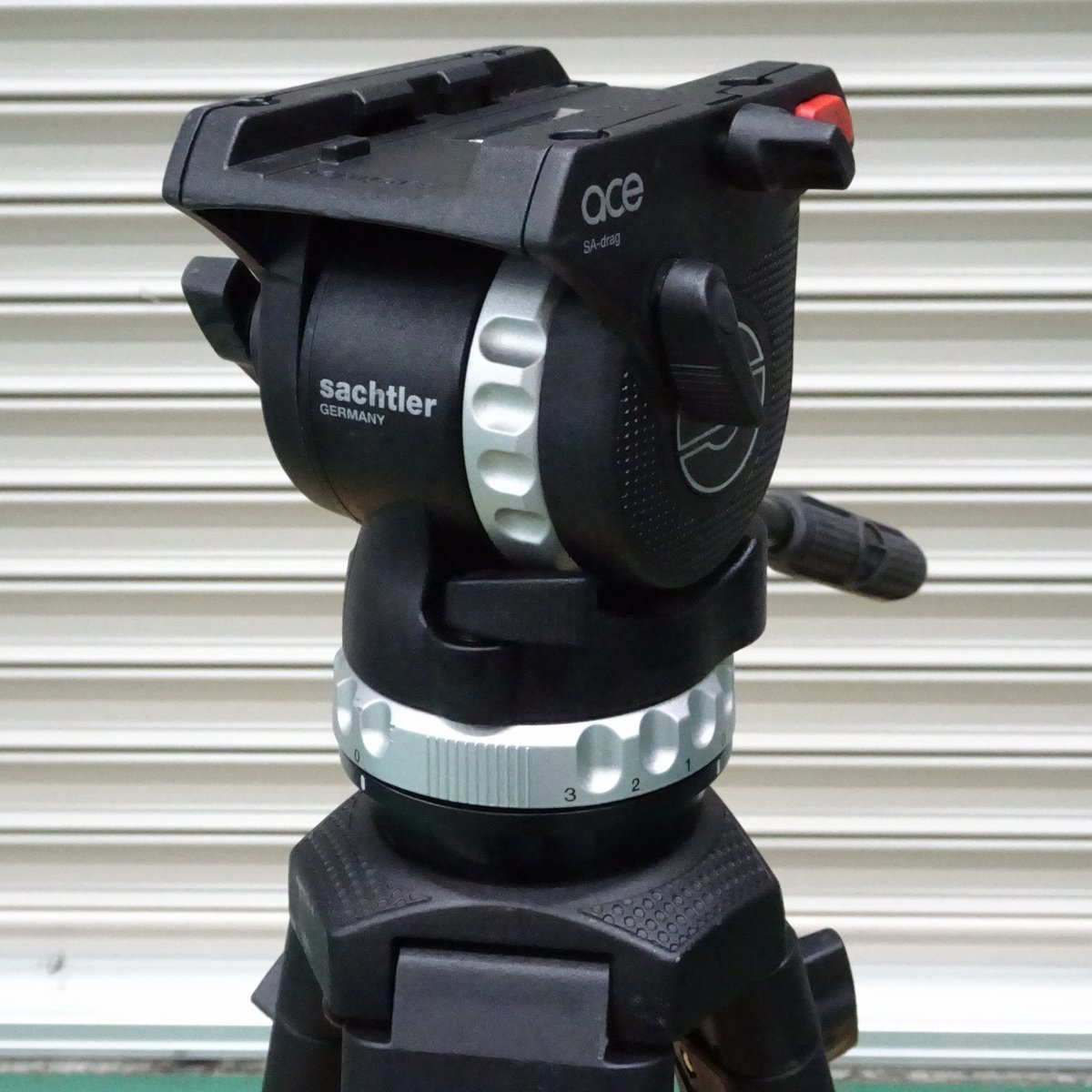 Sachtler Ace M MS アルミ三脚3段(ミッドスプレッダー付き/75mm Sachtler Ace M MS アルミ三脚3段(ミッドスプレッダー付き/75mm