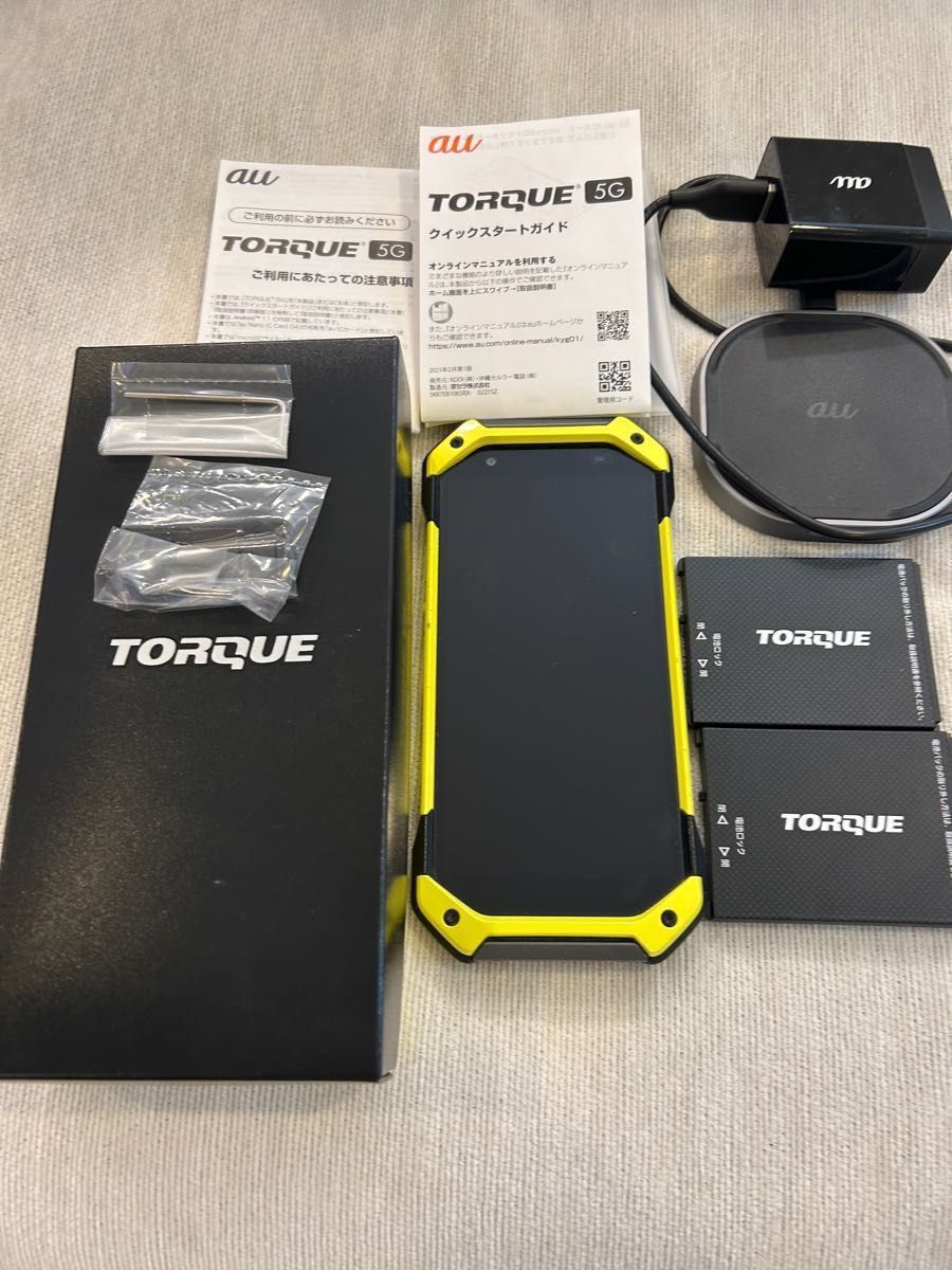 TORQUE 5G KYG01 イエロー バッテリー2個+非接触充電器セット SIMロック解除済