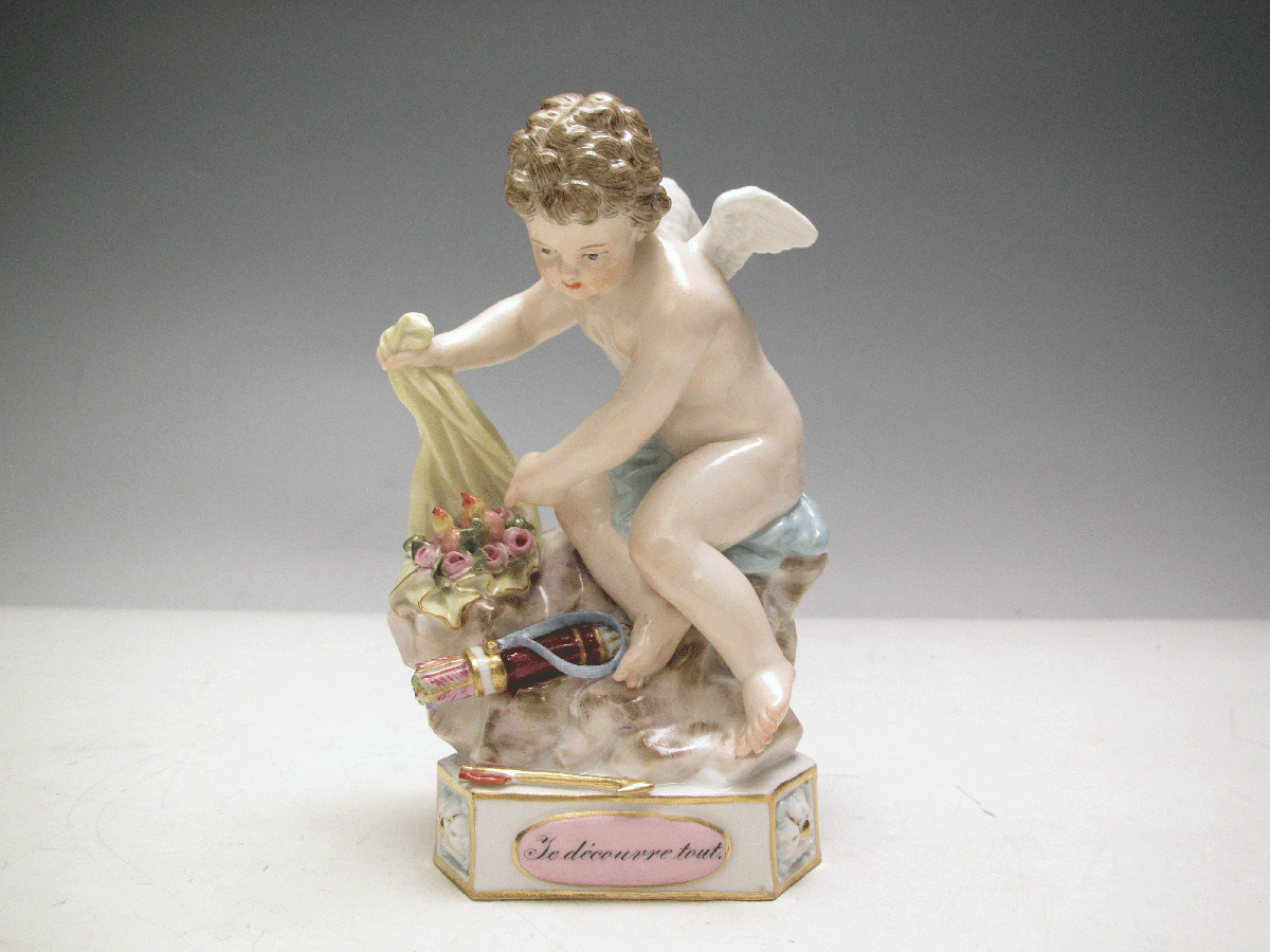 ★1円～マイセン MEISSEN 【布にハートを持つ天使像】 1880～1900年 フィギュリン 専用展示ケース付き 証明書★_画像1