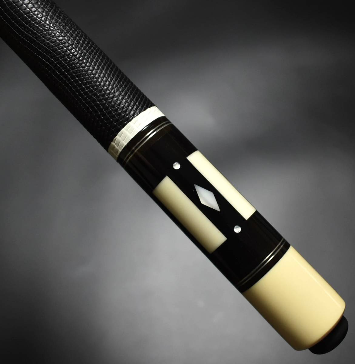 新品同様☆old adam cue 【Helmstetter】子持ち8剣18山 ジョイントキャップ付属_画像7