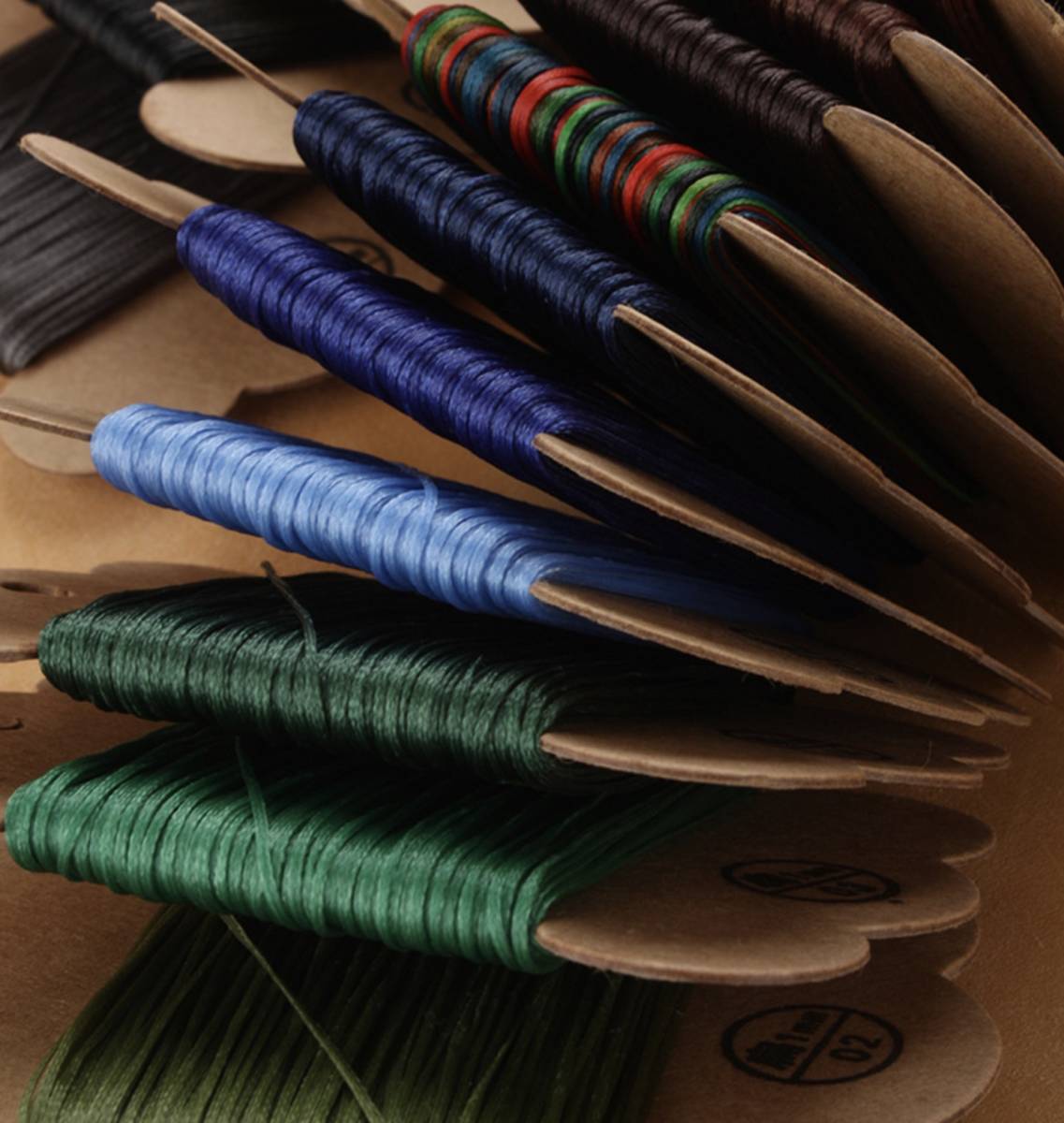 ロウ引き糸　レザーコート手縫い用糸　30ｍ/巻　幅1㎜　平糸　28色セット_画像3