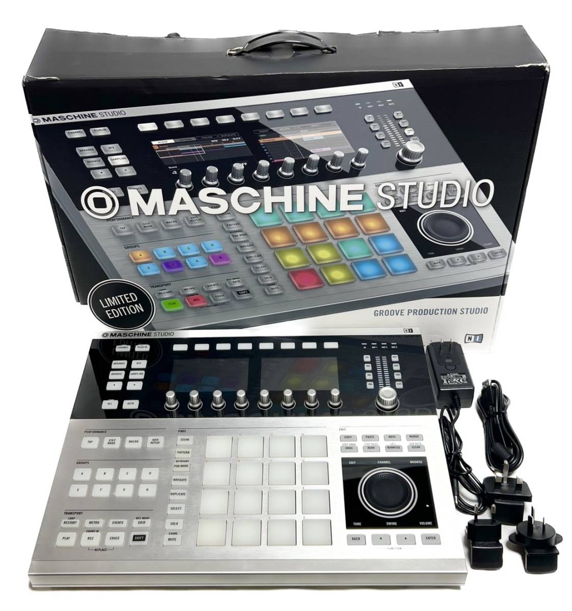 ☆希少品 極美品 Native Instruments MASCHINE STUDIO PLATINUM EDITION 音楽制作システム_画像1