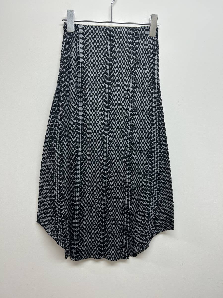 海外限定】 983☆PLEATS PLEASE スカート【2】ブラック、ホワイト 裾 ...