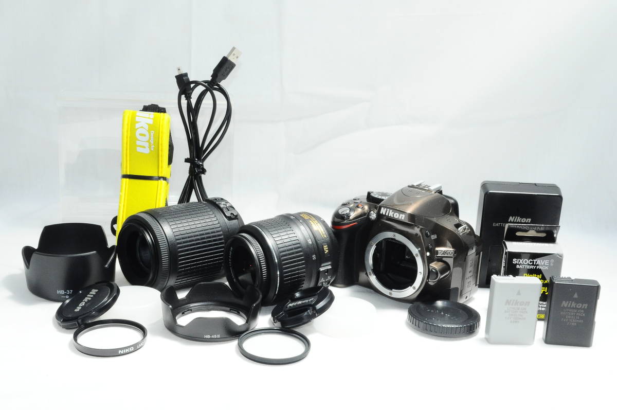 人気定番の Nikon y855 ダブルズームキット D5200 ニコン