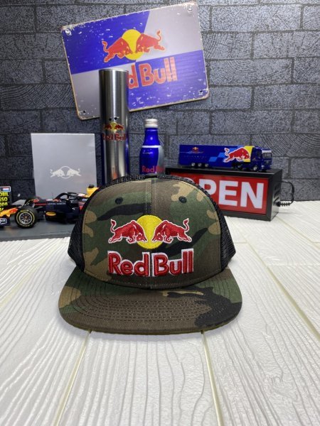 在庫限り！非売品 支給品 アスリートオンリー レッドブル RED BULL 帽子 キャップ レア 数量限定！_画像2