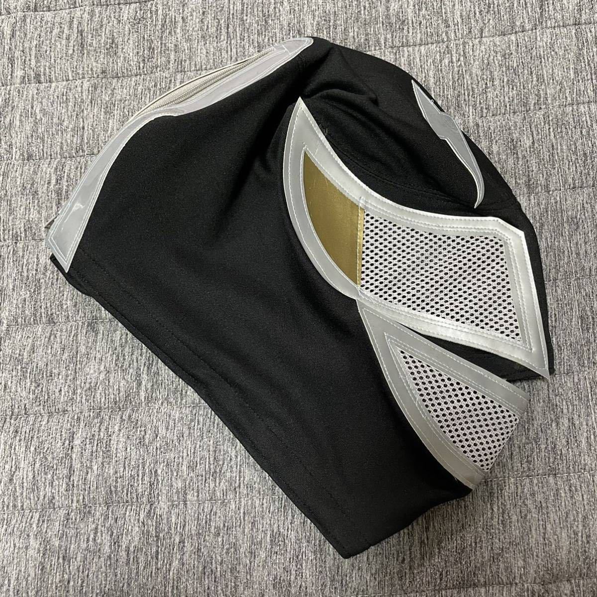 新日本プロレス スーパー ストロング マシン マスク 黒x銀 ZIP 新日本プロレス スーパー ストロング マシン マスク 黒x銀 ZIP