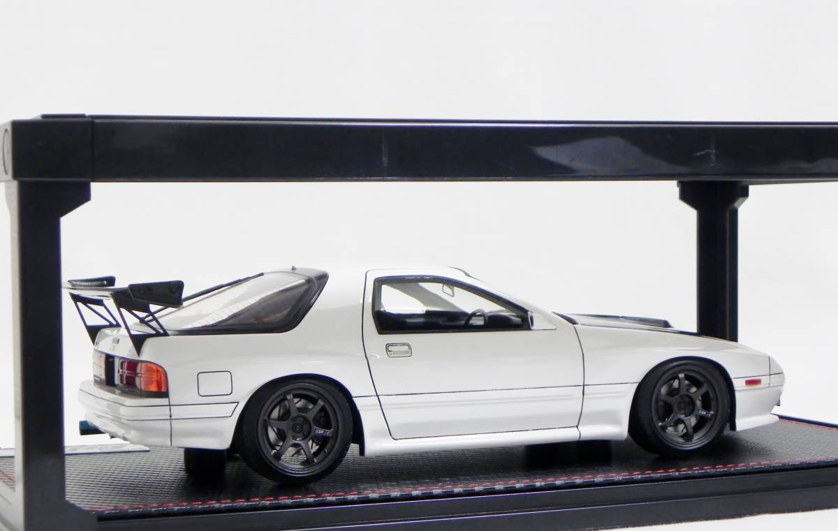 IG 2877 1/18 INITIAL D Mazda Savanna RX-7 Infini (FC3S) White With Mr. Ryosuke Takahashi イグニッションモデル 頭文字D 高橋涼介_画像3