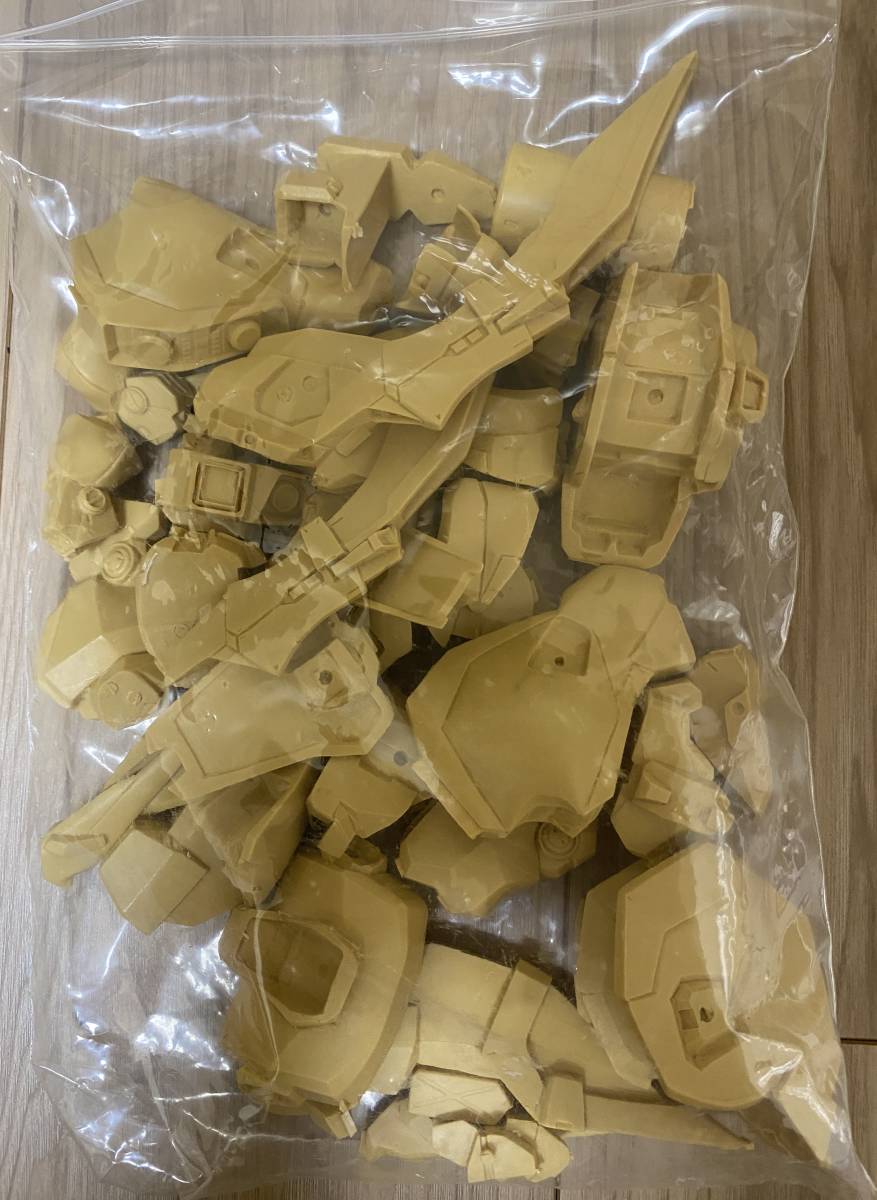 Bibian 比比昂- 1/100 アルトアイゼン・リーゼ未組立BURIVARY Bibian 比比昂- 1/100 アルトアイゼン・リーゼ未組立BURIVARY