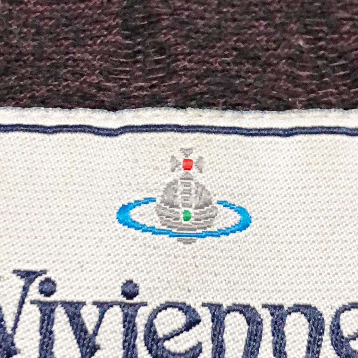ヴィヴィアンウエストウッドマン Vivienne Westwood man 長袖シャツ 切り替え　黒　ブラック　パープル　紫　ロング丈　インポート_タグのオーブも細かく刺繍されています。