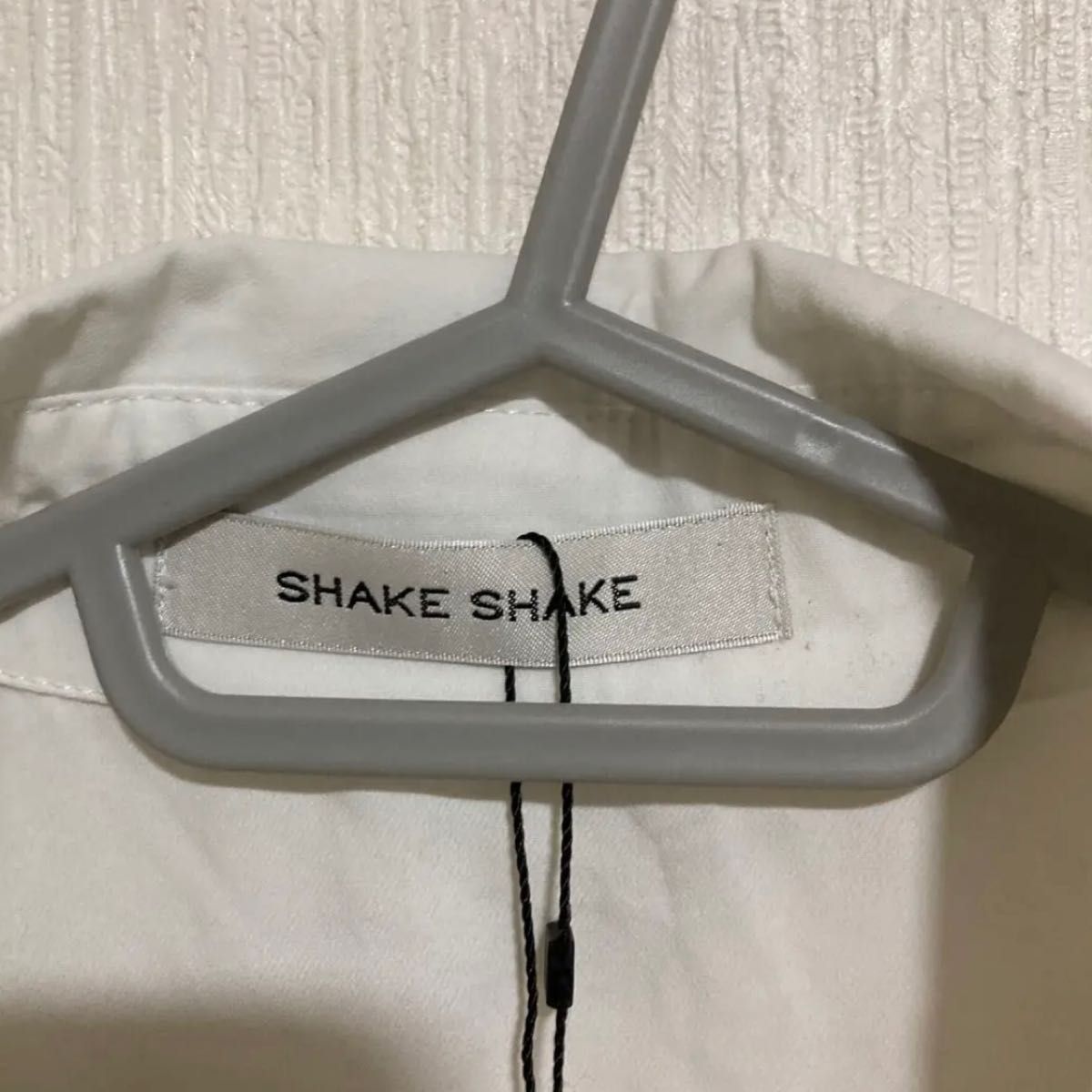 SHAKE SHAKE レディースカッターシャツ　白シャツ