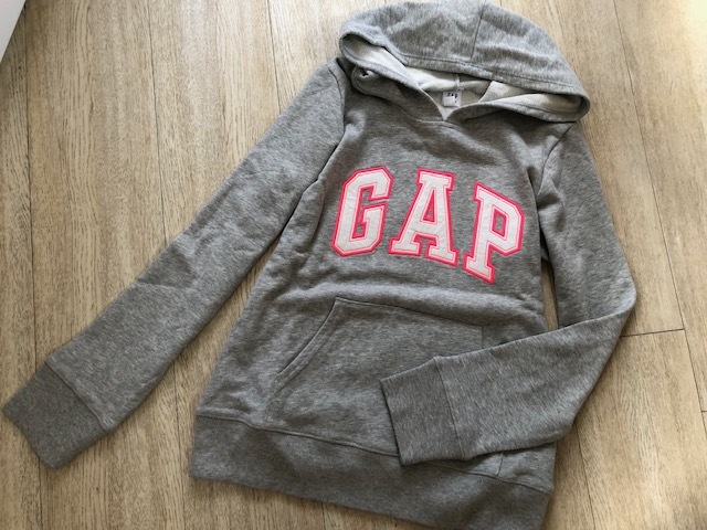 ★新品Gap Kidsギャップロゴフード付きトレーナー160★グレー_画像1