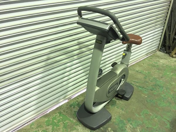 ◆引取限定(大阪)◆TECHNOGYM テクノジム アップライトバイク⑥ 業務用 エクササイズ用品 BIKE EXC 700I SP (通電確認済) 現状品_画像1