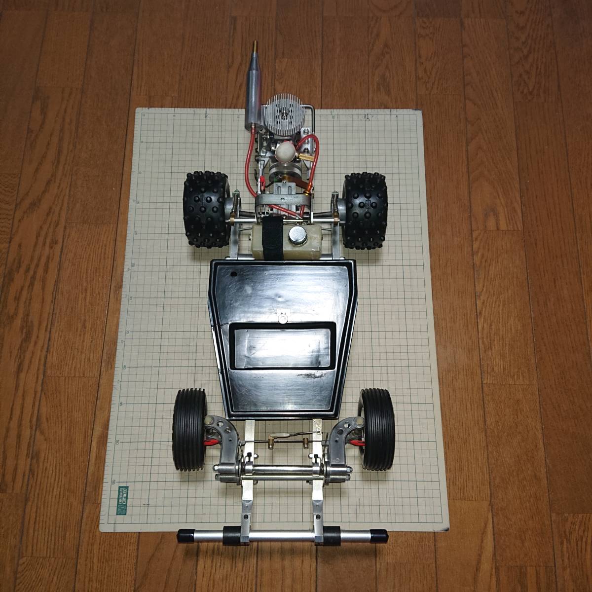 京商1/8エンジンラジコンバギー、サーキットバギーシャーシ、欠 京商1/8エンジンラジコンバギー、サーキットバギーシャーシ、欠