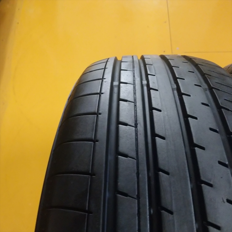 N-1027【中古タイヤ】225/60R18 YOKOHAMA BluEarth-XT E61 8分山×2本 ハリアー レクサスNXなど 【福岡 店頭交換も大歓迎】_画像4