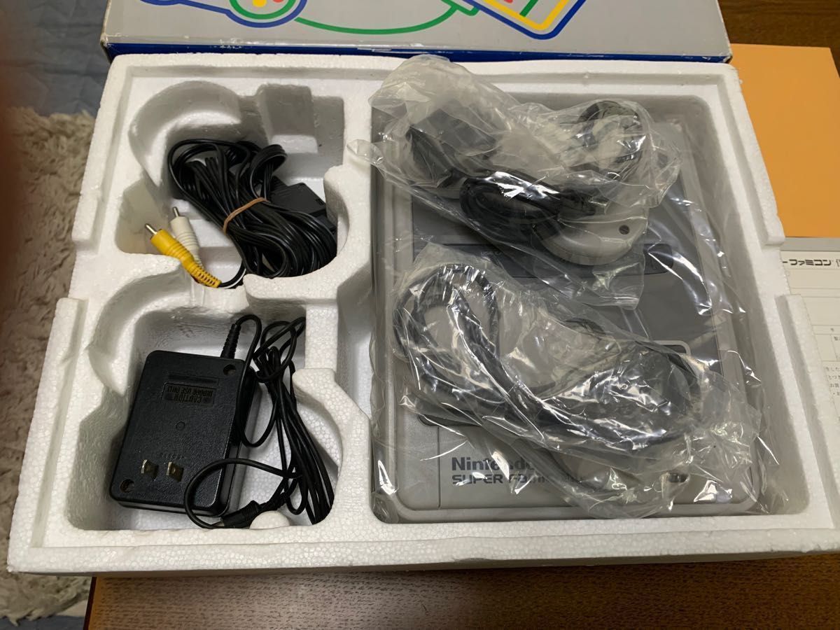 箱付き 説明書付き】スーパーファミコン本体 一式 任天堂 箱付き 説明書付き】スーパーファミコン本体 一式 任天堂