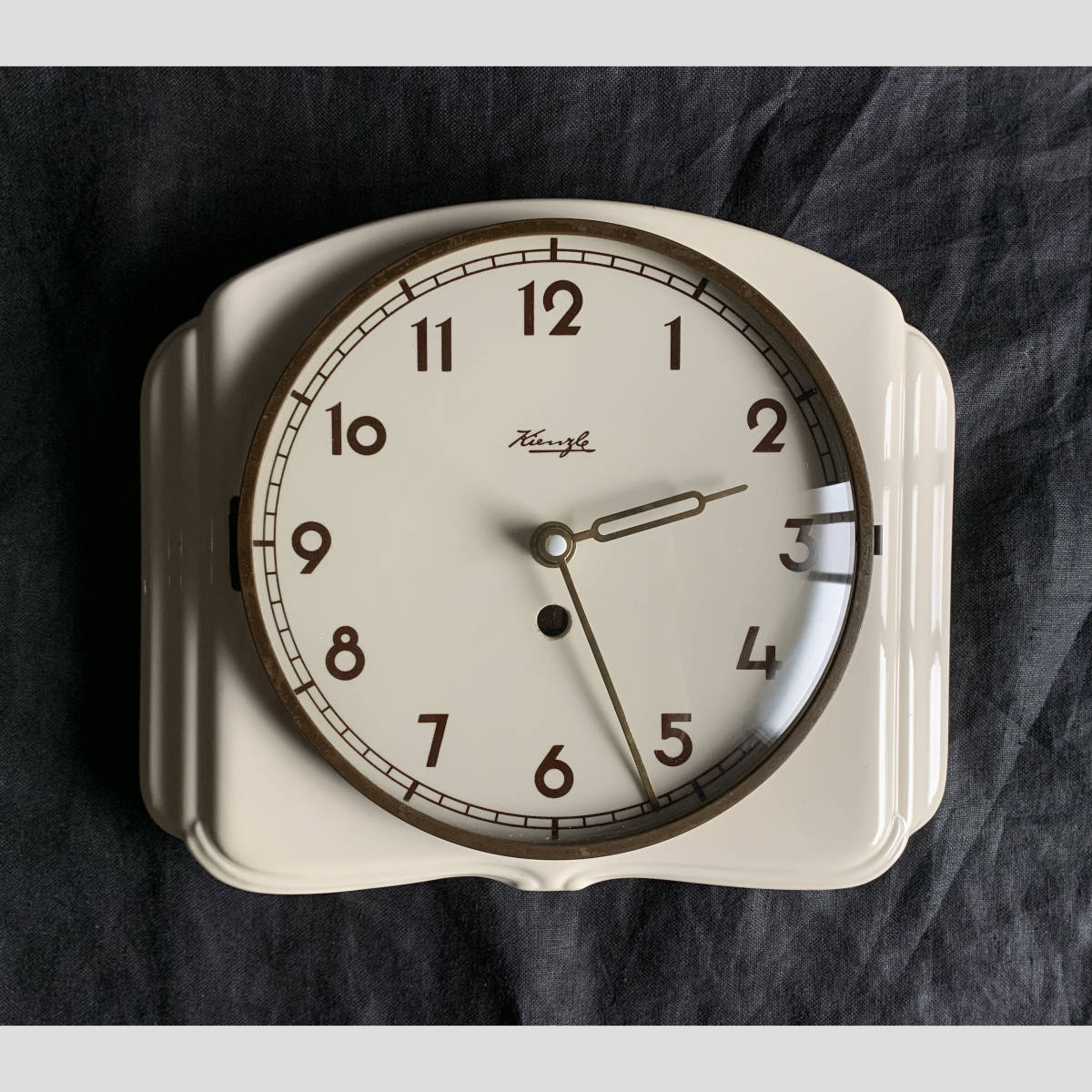 ドイツ 1940-60s Kienzle キンツレ 陶器 時計 壁掛け ウォール ドイツ 1940-60s Kienzle キンツレ 陶器 時計 壁掛け ウォール