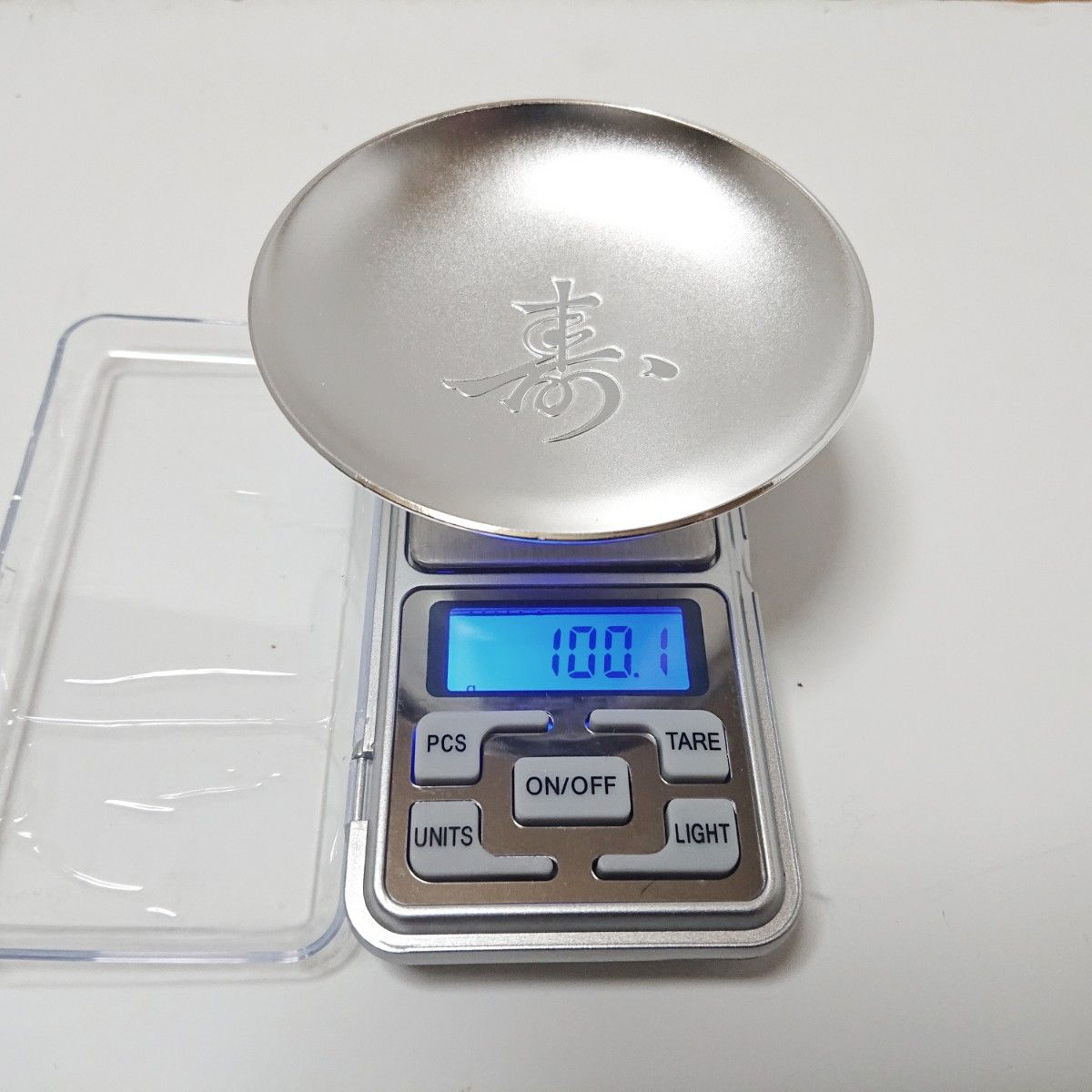 内閣総理大臣 祝長寿 銀杯 盃 記念品 木箱 手入れ用品付き 内閣総理大臣 祝長寿 銀杯 盃 記念品 木箱 手入れ用品付き