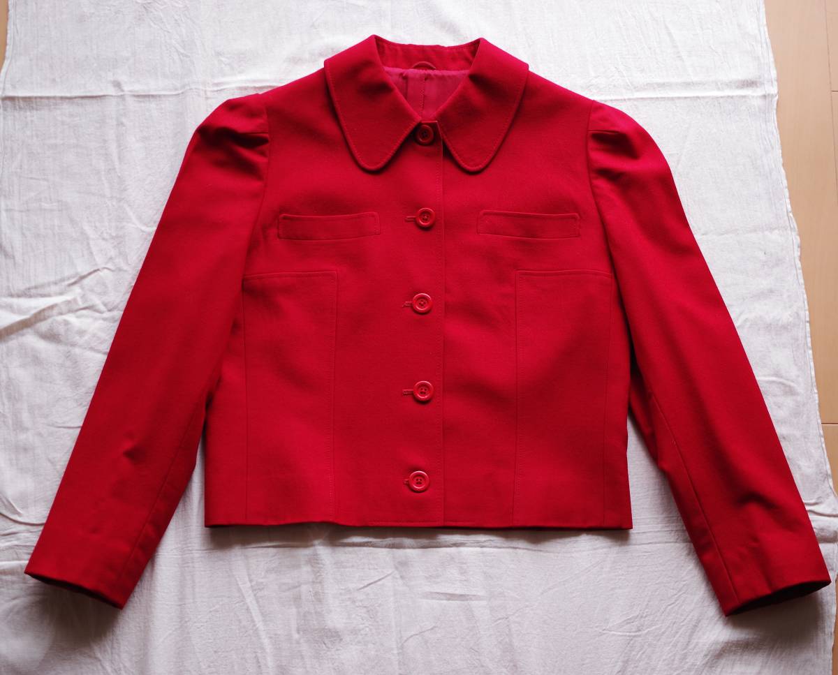 ジュンアシダ　赤いジャケット