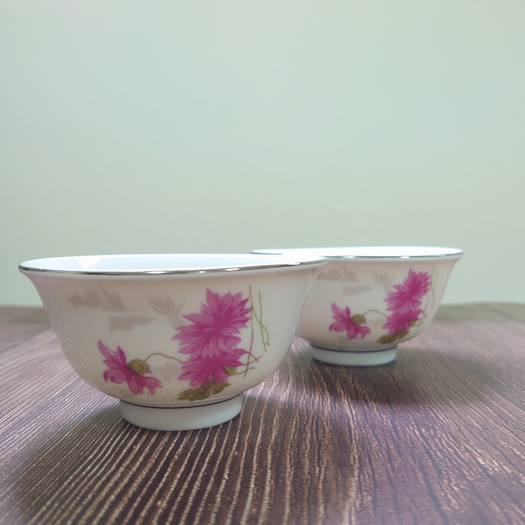 * Taiwan retro * large same made *..( small )... pink silver .* Taiwan tableware * Vintage 