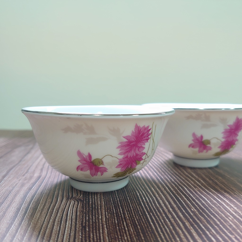 * Taiwan retro * large same made *..( small )... pink silver .* Taiwan tableware * Vintage 