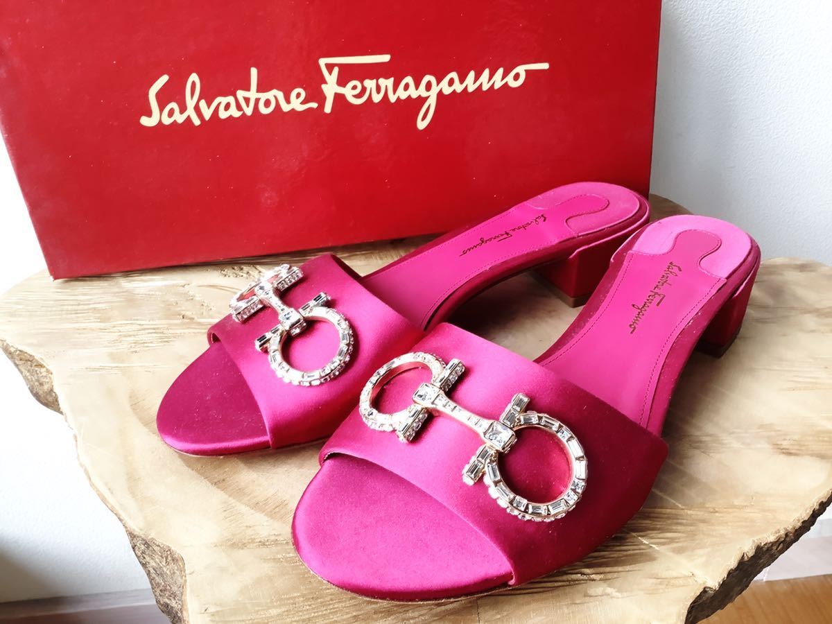 【Salvatore Ferragamo】サルヴァトーレ フェラガモ　パープルピンク　サテン&ビジュー　ローサンダル　7ハーフ/25ｃｍ程度