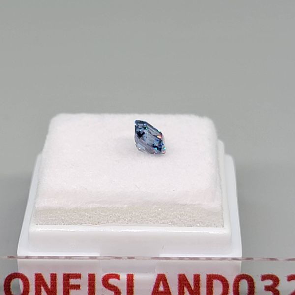 labo vivid blue diamond 0.6ct assy .- cut gem . stone rare brilliancy high quality gem series square form moa sa Night C446