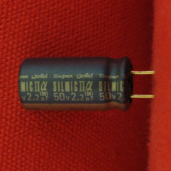 CE03 ELNA オーディオ用電解コンデンサ SILMICⅡα 2.2μF 50V 新品_画像1