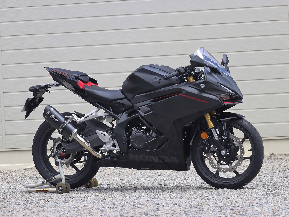 新品 WR’S CBR250RR 2023～(8BK-MC51) スリップオン SS-OVAL F-BLACKタイプ(チタンシェル) SF1245JM マフラー_画像2