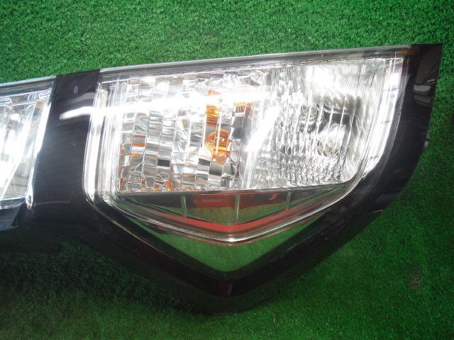 8kurudepa H30年 タンク DBA-M910A 左 テール ランプ ライト ＬＥＤ KOITO 220-69046 タンク　ルーミー　トール　ジャスティ [ZNo:05001353_画像3