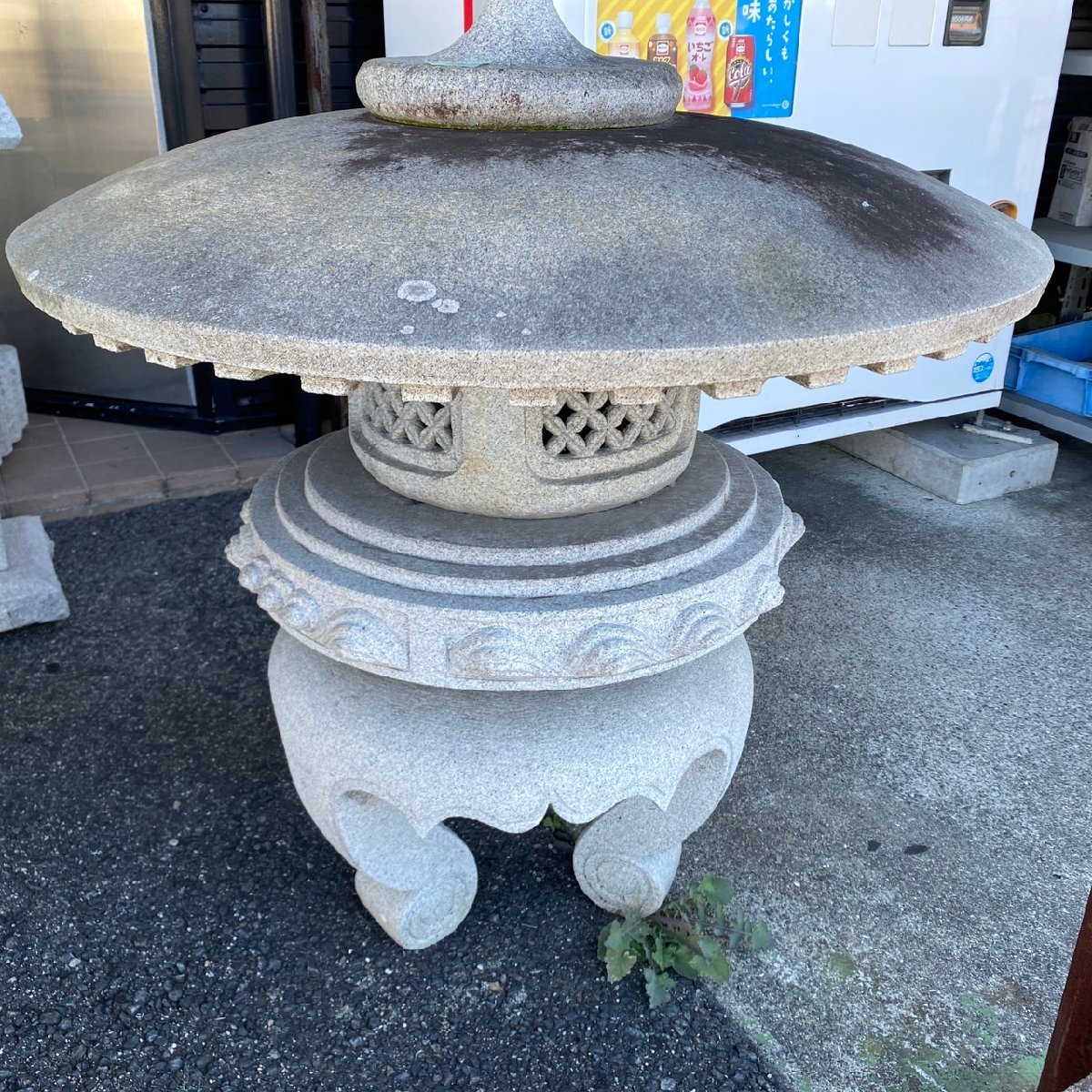 * store pickup * vicinity delivery limitation / stone image * stone light .* garden objet d'art loading piling stone light . height approximately 110cm / Yamaguchi prefecture .. city δ*