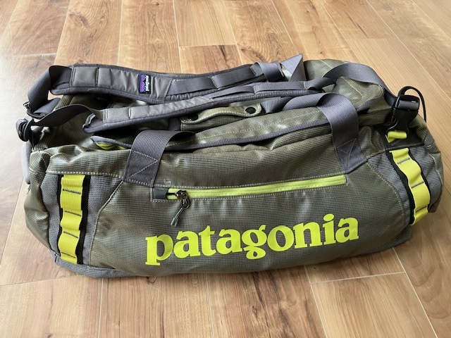 一番人気物 PATAGONIA ブラックホールダッフル40リッター 訳有