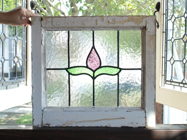■アンティークステンドグラス01 ピンク色のつぼみ アンティークフレーム 花柄 英国 イギリス 窓 ドア 建具に■_ウラ面です