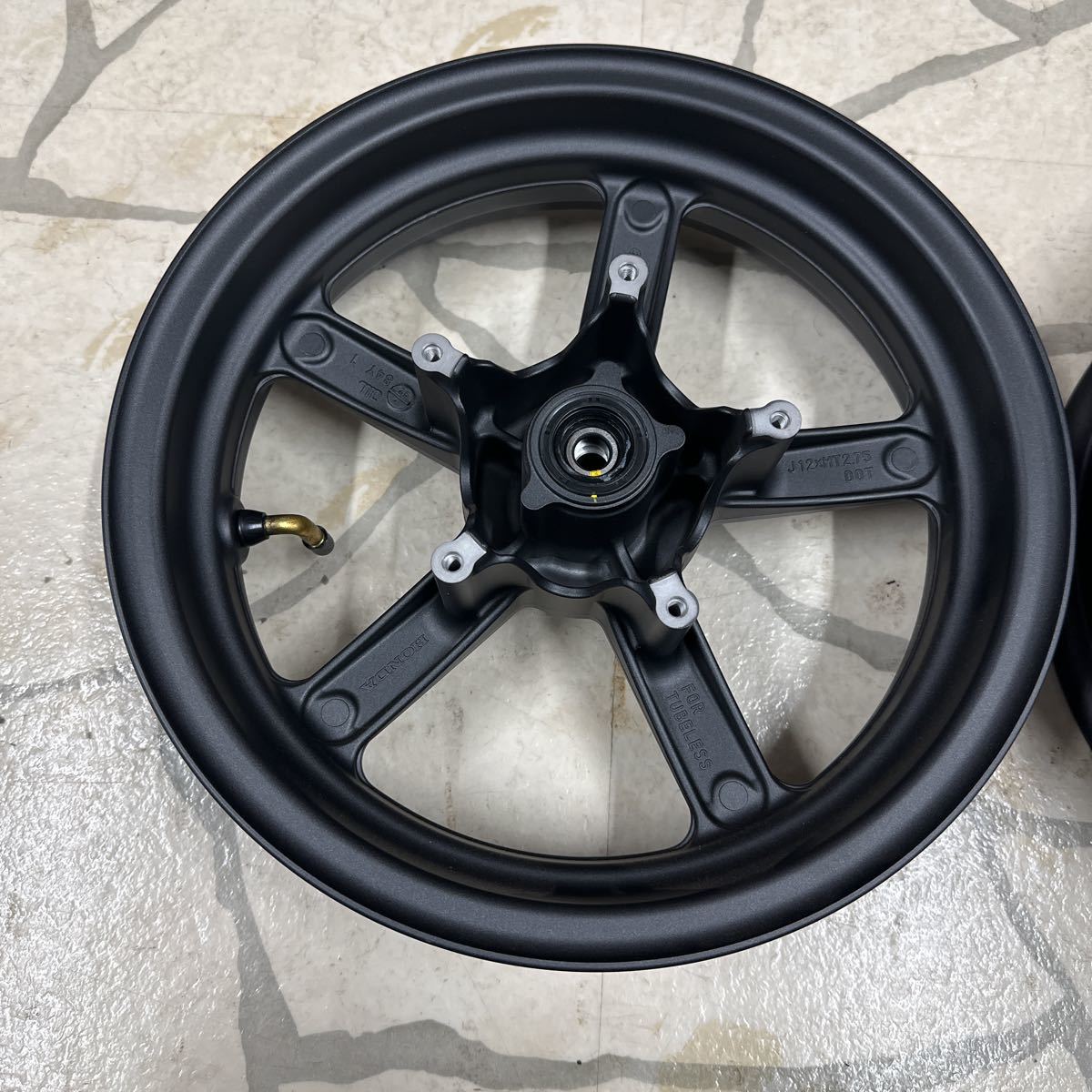 ホンダ グロム JC92 純正ホイール 黒 ABS無し 新品 タイ GROM ホンダ グロム JC92 純正ホイール 黒 ABS無し 新品 タイ GROM