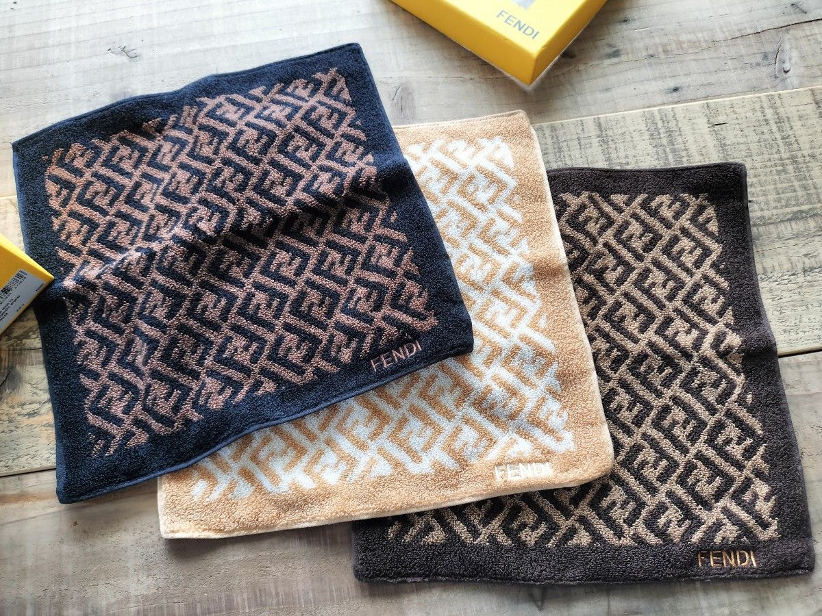 FENDI フェンディ タオルハンカチ3枚Set 狸小路様専用|Yahoo FENDI フェンディ タオルハンカチ3枚Set 狸小路様専用|Yahoo
