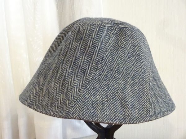 ■ COMME CA BOYS ■キッズ帽子　男の子　バケットハット 灰色帽子　サイズ５７・５cm　キャップ　帽子　ウール_画像1