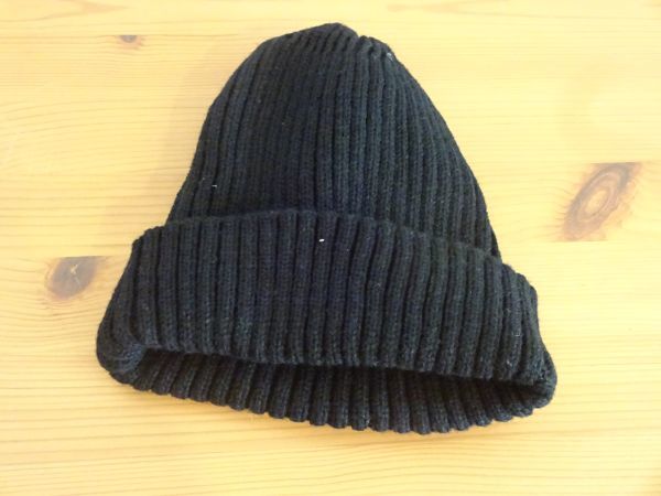 ■ 日本ニット■レディース・メンズ　編み込みニット帽　黒色キャップ　サイズ５６cm〜５８cm　キャップ　帽子_画像5