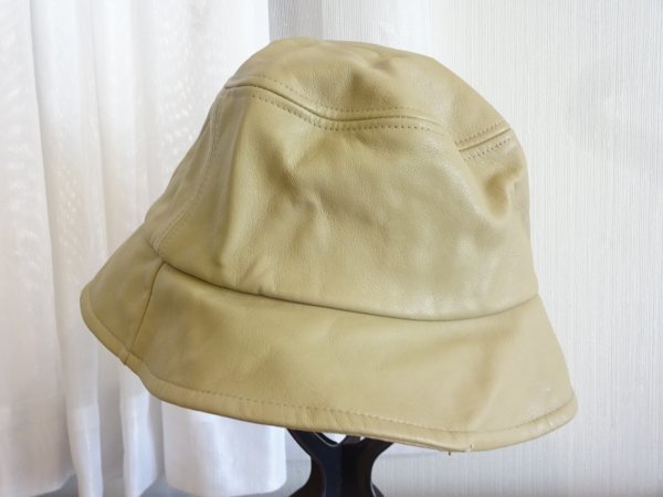 C パル D レディース・メンズ　ベージュ色　バケットハット 韓国製　サイズ５７cm　キャップ　帽子　合成皮革_画像2