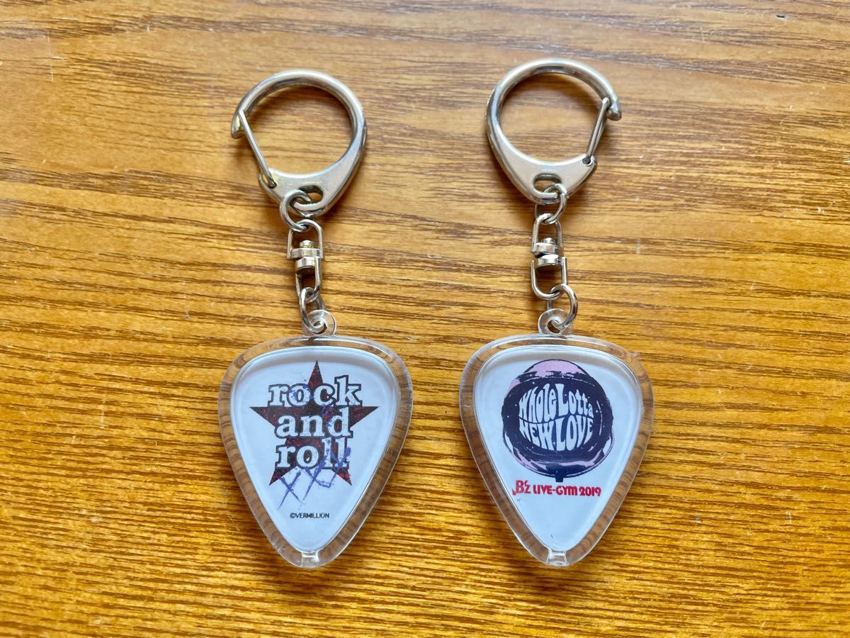 B'z ピックキーホルダー HINOTORI Whole Lotta NEW LOVE 2個 B'z ピックキーホルダー HINOTORI Whole Lotta NEW LOVE 2個