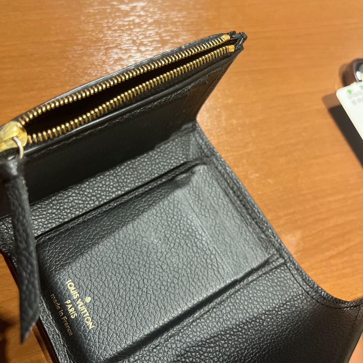 ルイヴィトン 財布 ポルトフォイユ・ヴィクトリーヌ ノワール ルイヴィトン 財布 ポルトフォイユ・ヴィクトリーヌ ノワール