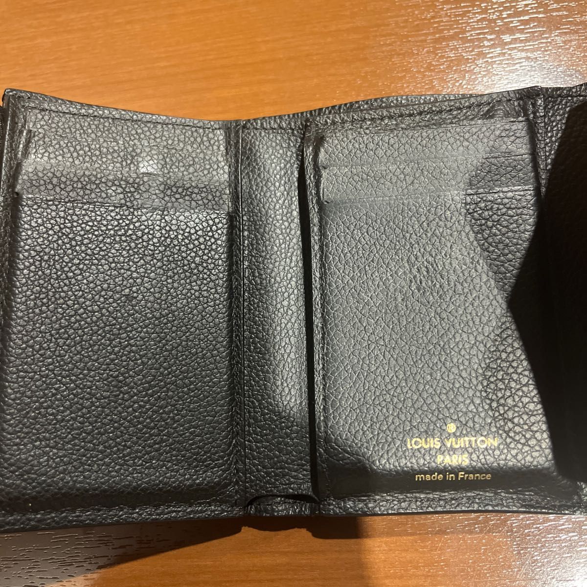 ルイヴィトン 財布 ポルトフォイユ・ヴィクトリーヌ ノワール ルイヴィトン 財布 ポルトフォイユ・ヴィクトリーヌ ノワール