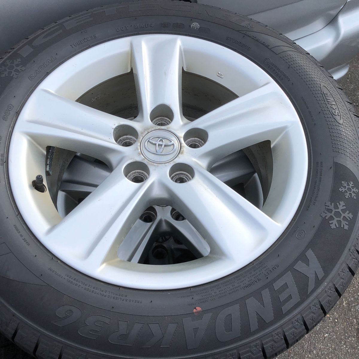 215/60R16 KENDAKR36/ICETEC NEOトヨタ純正4本セット