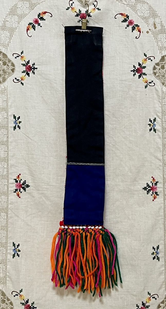 モン族 刺繍 布 古布 手刺繍 ビンテージ 民族衣装 壁掛け 飾り 3 フリンジ バッジ　_画像6