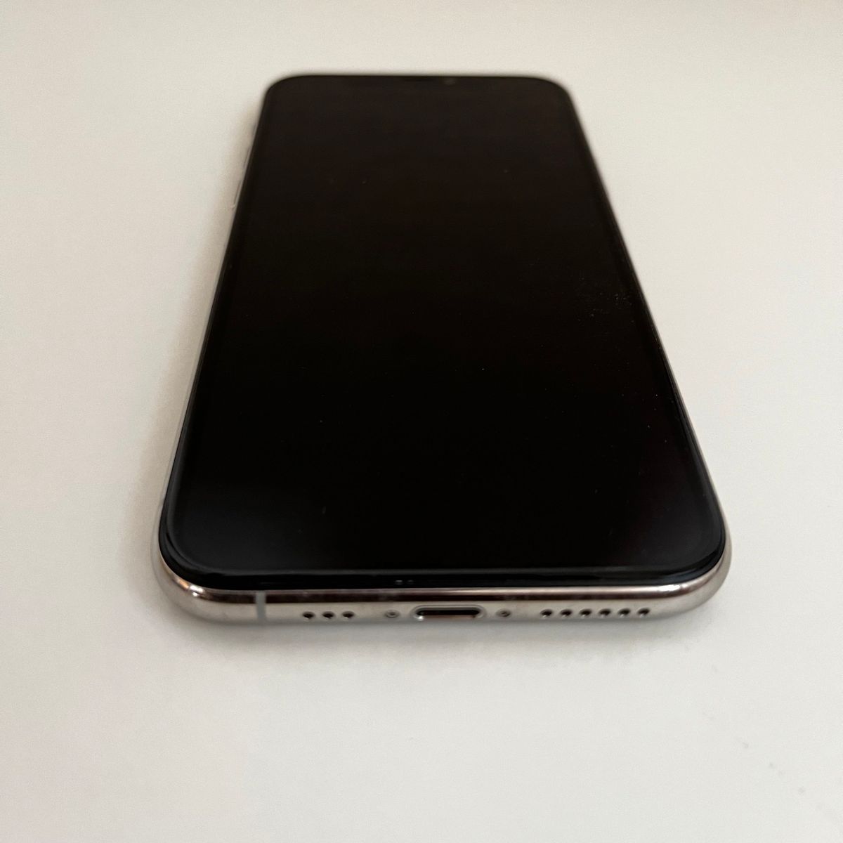 【中古美品】 iPhone 11 pro 64GB シルバー 画面割れなし iPhone11  Apple