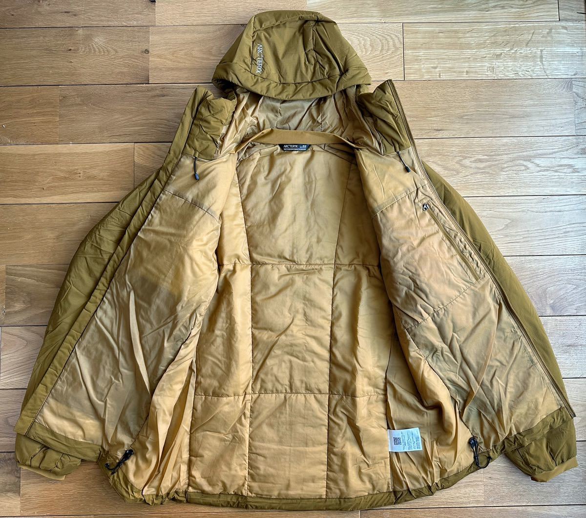 【2023 国内正規 新品】ARC'TERYX Atom Heavyweight Hoody Men's Yukon M アークテリクス アトム ヘビーウェイト フーディ 中綿 コアロフト_画像2